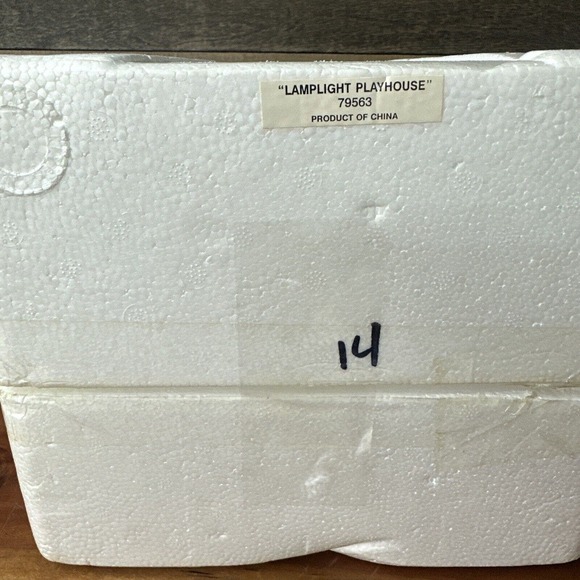 Lamplight Playhouse 2002 Thomas Kinkade Hawthorne Lamplight Collection - Picture 8 of 8